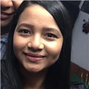 Profesora de Ingles imparte clases a niños de todas las edades